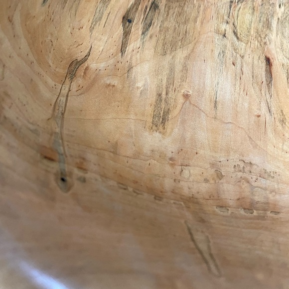 Elegant Wooden Dining Bowl - Picture 3 of 3